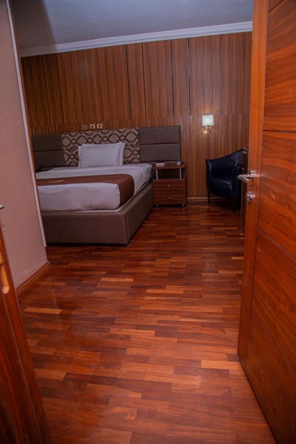 Mahogany Hotel And Suites Ibadan Exterior foto